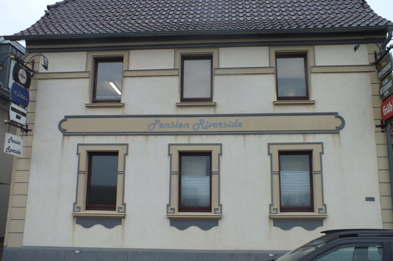 Hotel Riverside In Hitdorf Am Rhein - Zentral An Der A1 Und 59